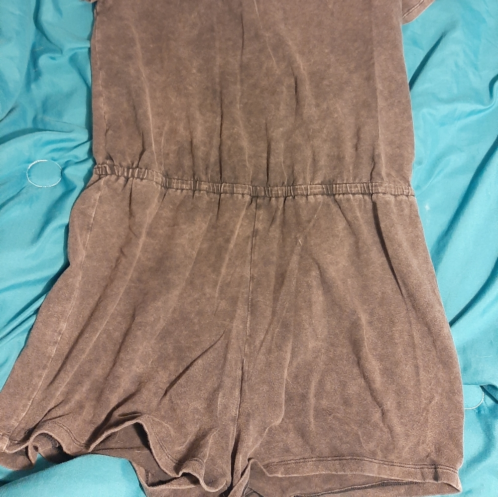 Romper - Picture 2 of 3